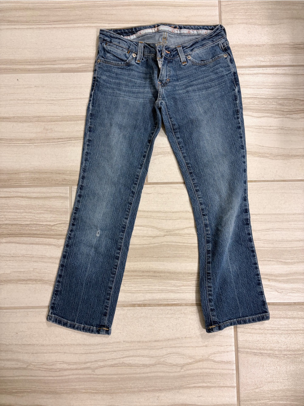 American Eagle Outfitters Women's Faded Blue Skinny Capri